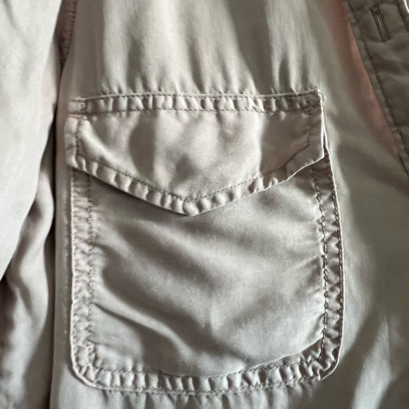 A&F button down top - Picture 3 of 3